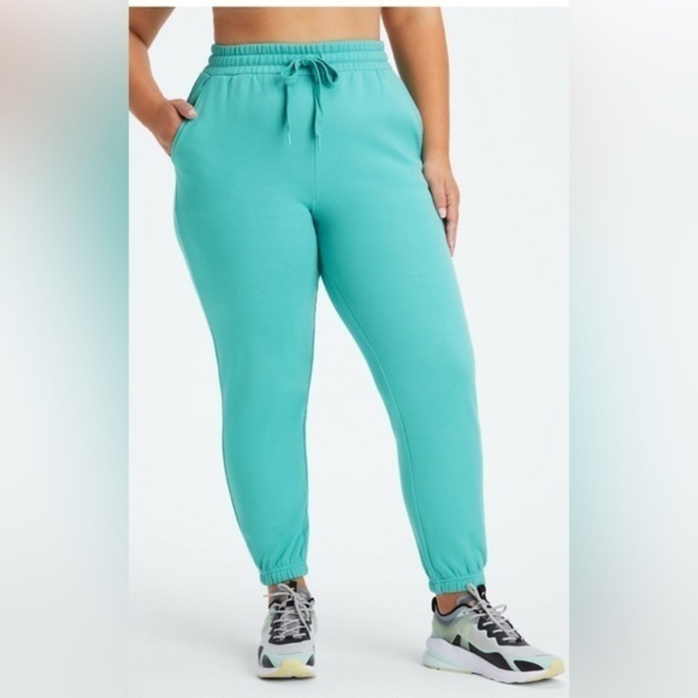 Fabletics Go To Classic Sweatpant Green Size Large